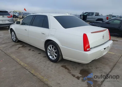 2010 Cadillac Dts Luxury Collection z USA, uszkodzony, nr VIN 1G6KD5EY8AU131960
